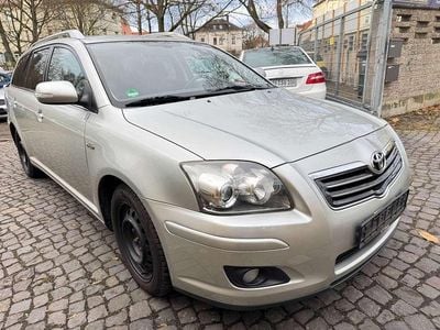 Silver metallic Gebraucht 2008 Toyota Avensis Travel Kombi | 4.999 € (Teuer)