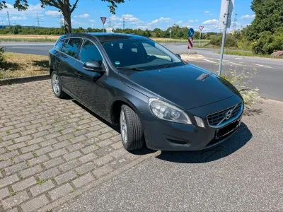 Gebraucht Volvo V60 Momentum 163 PS (119 kW) 2010 Grau Kombi