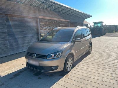 Gebraucht VW Touran 105 PS (77 kW) 2014 Braun Van / Kleinbus
