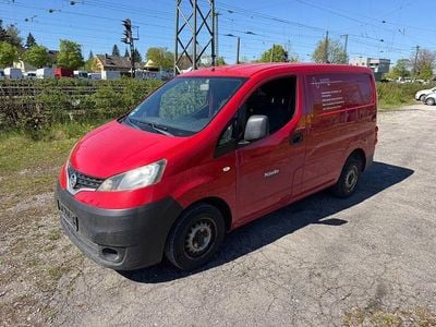 Second-hand Nissan NV200 110 CP (80 kW) 2011 Roșu Monovolum