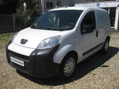 Gebraucht Peugeot Bipper 75 PS (55 kW) 2012 Lack weiss banquise/deckende l Van / Kleinbus
