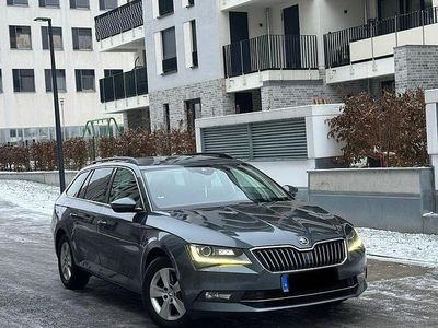 Grau Gebraucht 2015 Skoda Superb Kombi | 11.900 € (Guter Preis)