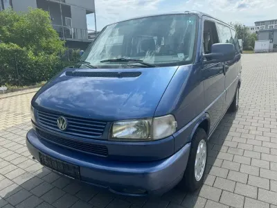 Second-hand VW Caravelle 140 CP (102 kW) 1998 Albastru Van