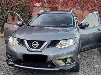 Silber Gebraucht 2016 Nissan X-Trail Tekna SUV | 9.499 € (Guter Preis)