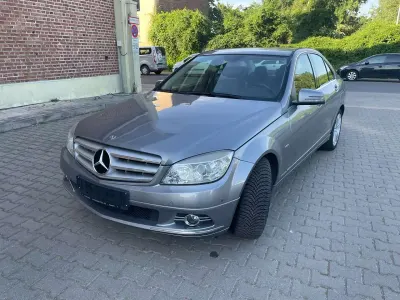 Gebraucht Mercedes C200 Avantgarde 184 PS (135 kW) 2009 Palladiumsilber  metalliclack Limousine