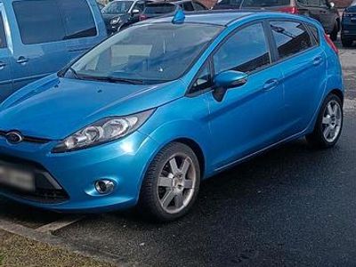 Gebraucht Ford Fiesta 60 PS (44 kW) 2011 Blau Kleinwagen