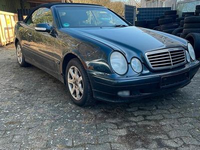 Gebraucht Mercedes CLK320 218 PS (160 kW) 2001 Andere farben Limousine