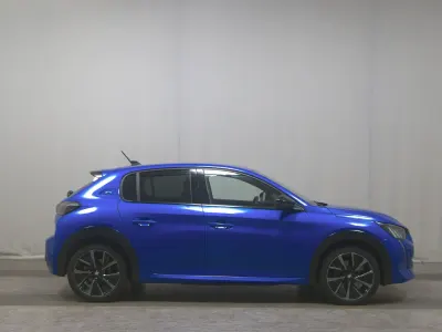 Gebraucht Peugeot e-208 GT-line 100 kW (136 PS) 2023 Blau Kleinwagen