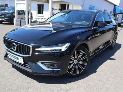Gebraucht Volvo V60 Inscription 190 PS (139 kW) 2019 Black solid stone Kombi