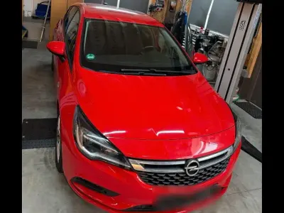 Gebraucht Opel Astra 125 PS (91 kW) 2017 Rot Limousine