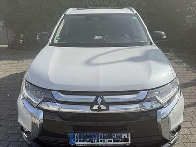 Second-hand Mitsubishi Outlander Plus 204 CP (150 kW) 2016 Alb SUV