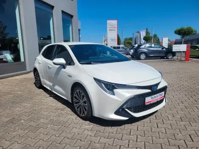 Gebraucht Toyota Corolla Hybrid Team 152 PS (111 kW) 2020 Weiß metallic Limousine