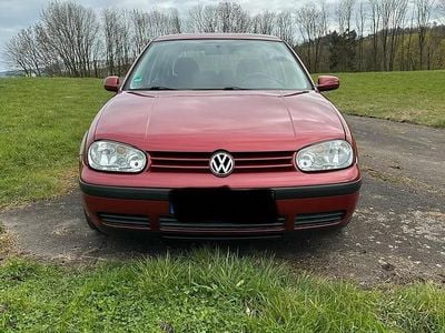 Usata VW Golf IV 101 CV (74 kW) 1998 Rosso Utilitaria