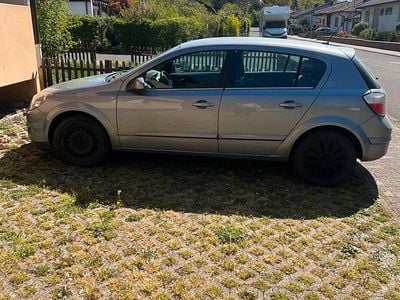 Second-hand Opel Astra 125 CP (91 kW) 2004 Gri Berlinǎ