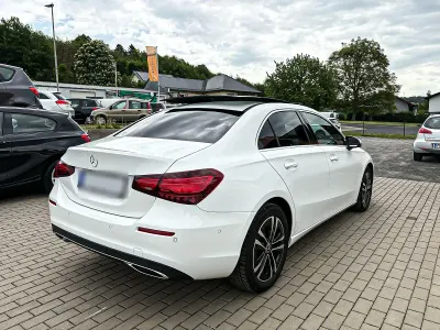Używany Mercedes A220 190 KM (139 kW) 2023 Biały Sedan/Limuzyna