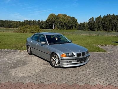 BMW 323