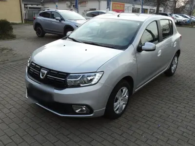 Usata Dacia Sandero Lauréate 90 CV (66 kW) 2017 Argento Utilitaria