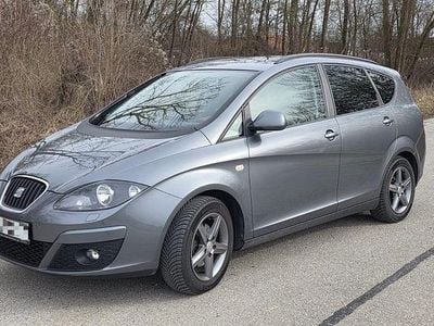 Gebraucht Seat Altea XL 4You 105 PS (77 kW) 2014 Grau Van / Kleinbus