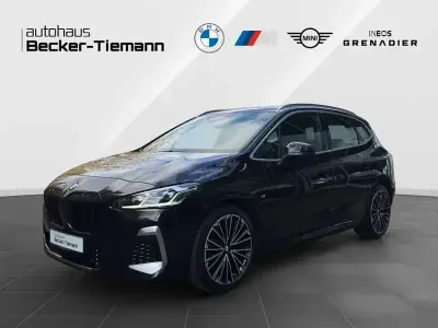 Gebraucht BMW 220 Active Tourer M Sport 170 PS (125 kW) 2023 Saphirschwarz Van / Kleinbus