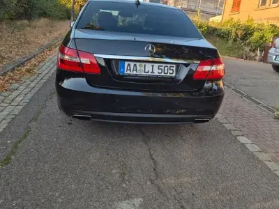 Gebraucht Mercedes E200 Avantgarde 184 PS (135 kW) 2012 Schwarz Limousine
