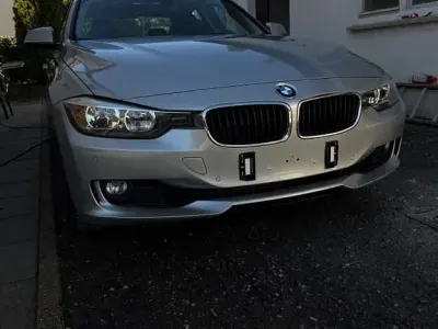 Gebraucht BMW 320 184 PS (135 kW) 2012 Silber Limousine