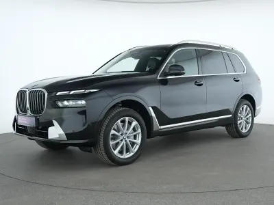 Gebraucht BMW X7 Sport Line 381 PS (280 kW) 2023 Black sapphire SUV
