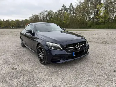 Gebraucht Mercedes C300 AMG line 258 PS (189 kW) 2021 Blau Coupé