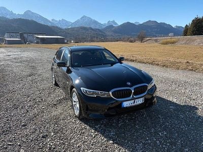 Schwarz Gebraucht 2022 BMW 330e Sport Line Kombi | 26.500 € (Superpreis)