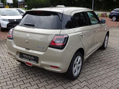 Neu Suzuki Swift Comfort 83 PS (61 kW) 2025 Caravan ivory pearl metallic Limousine
