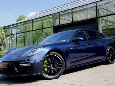 Begagnad Porsche Panamera 4 462 HK (339 kW) 2020 Blå Sedan