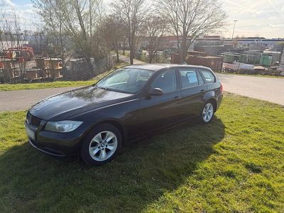 Gebraucht BMW 320 177 PS (130 kW) 2008 Schwarz Kombi