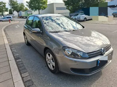 Gebraucht VW Golf VI Comfortline 105 PS (77 kW) 2010 Grau Kleinwagen