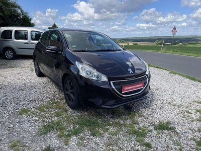 Rouge noir Gebraucht 2012 Peugeot 208 Active Kleinwagen | 4.900 € (Fairer Preis)