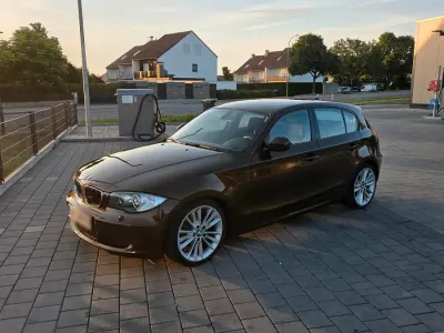 Gebraucht BMW 118 143 PS (105 kW) 2009 Braun Kleinwagen
