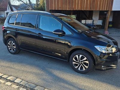 Gebraucht VW Touran Active 150 PS (110 kW) 2023 Schwarz Van / Kleinbus