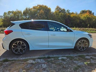 Gebraucht Ford Focus ST-Line 150 PS (110 kW) 2018 Weiß Limousine