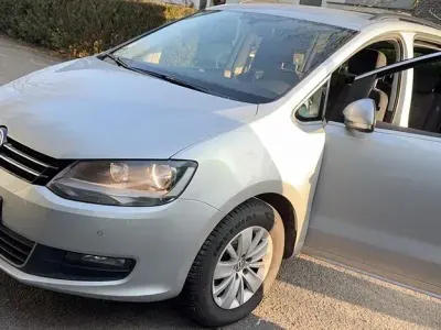 Gebraucht VW Sharan Trendline 140 PS (102 kW) 2015 Silber Van / Kleinbus