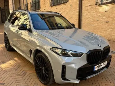 Gebraucht BMW X5 Sport Line 374 PS (275 kW) 2024 Grau SUV