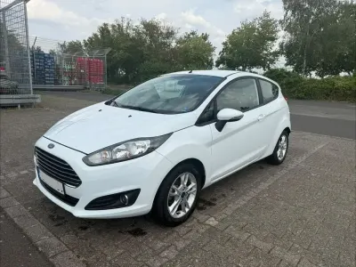 Gebraucht Ford Fiesta SYNC Edition 80 PS (58 kW) 2015 Weiß Kleinwagen