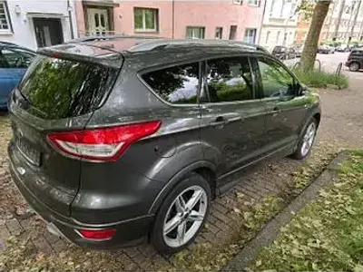 Gebraucht Ford Kuga Individual 179 PS (131 kW) 2015 Grau SUV