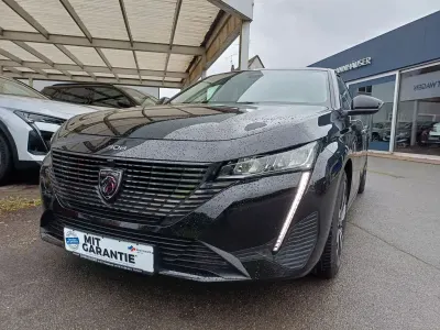 Gebraucht Peugeot 308 Allure 131 PS (96 kW) 2023 Schwarz Kombi
