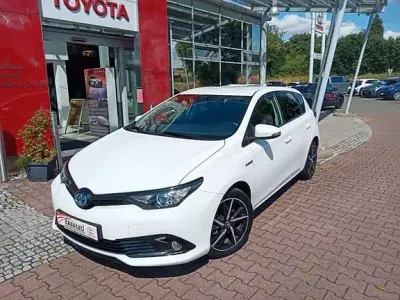 Gebraucht Toyota Auris Hybrid Basis 136 PS (100 kW) 2018 Schneeweiß Limousine