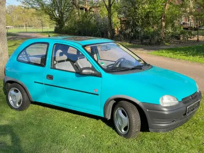 Używany Opel Corsa Swing 45 KM (33 kW) 1994 Niebieski Hatchback