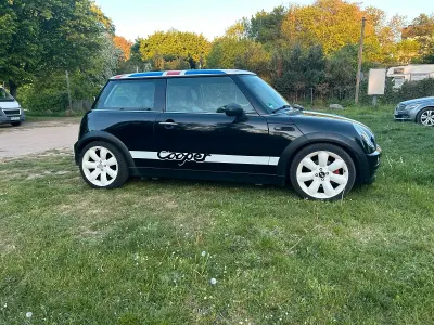 Usata Mini ONE Sport 125 CV (91 kW) 2003 Nero Utilitaria