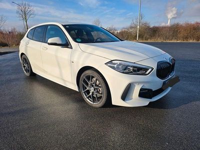 Weiß Gebraucht 2021 BMW 118 M Sport Kleinwagen | 22.490 € (Guter Preis)