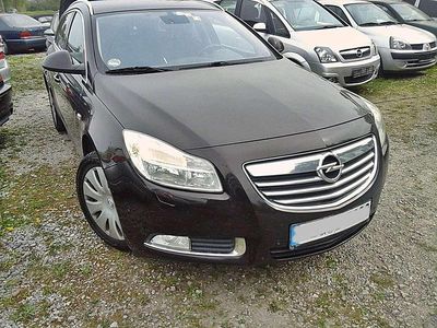 Mahogany brown (p2/so) Gebraucht 2013 Opel Insignia Active Kombi | 3.899 € (Teuer)