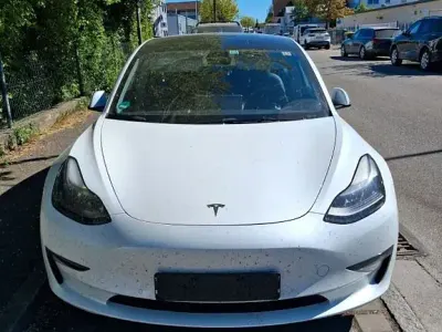 Begagnad Tesla Model 3 377 kW (513 HK) 2022 Vit Sedan