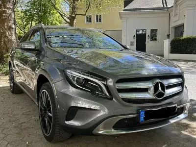 Gebraucht Mercedes GLA200 156 PS (114 kW) 2016 Grau SUV