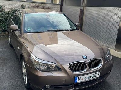 Gebraucht BMW 530 231 PS (169 kW) 2005 Braun Limousine