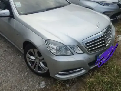 Gebraucht Mercedes E350 Avantgarde 211 PS (155 kW) 2011 Limousine